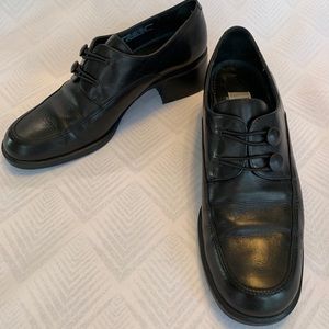 Nickels women’s soft shoe. Size 6.5. Black.